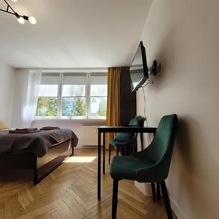 Apartment 21 *